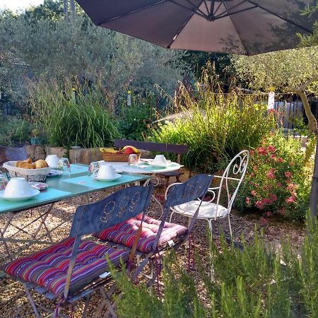 Bed and Breakfast Mas De Camejean Lambesc Esterno foto
