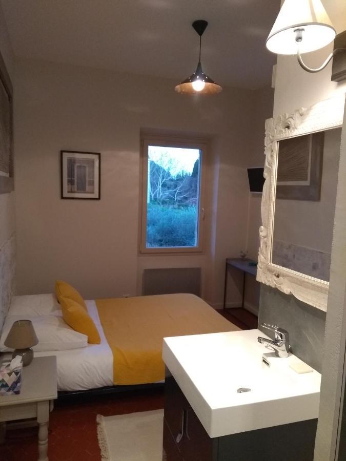 Bed and Breakfast Mas De Camejean Lambesc Esterno foto