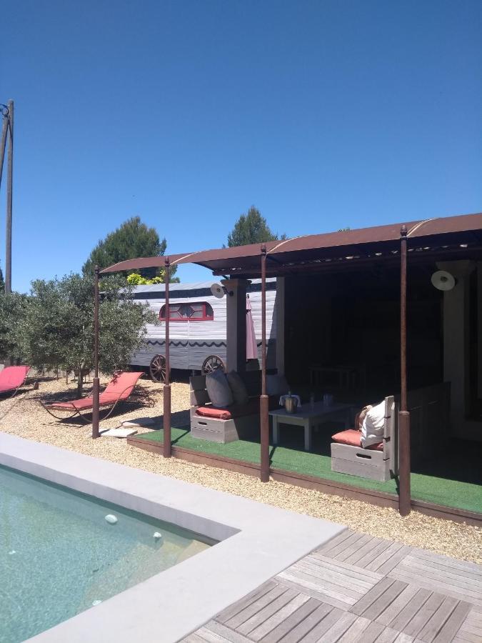 Bed and Breakfast Mas De Camejean Lambesc Esterno foto