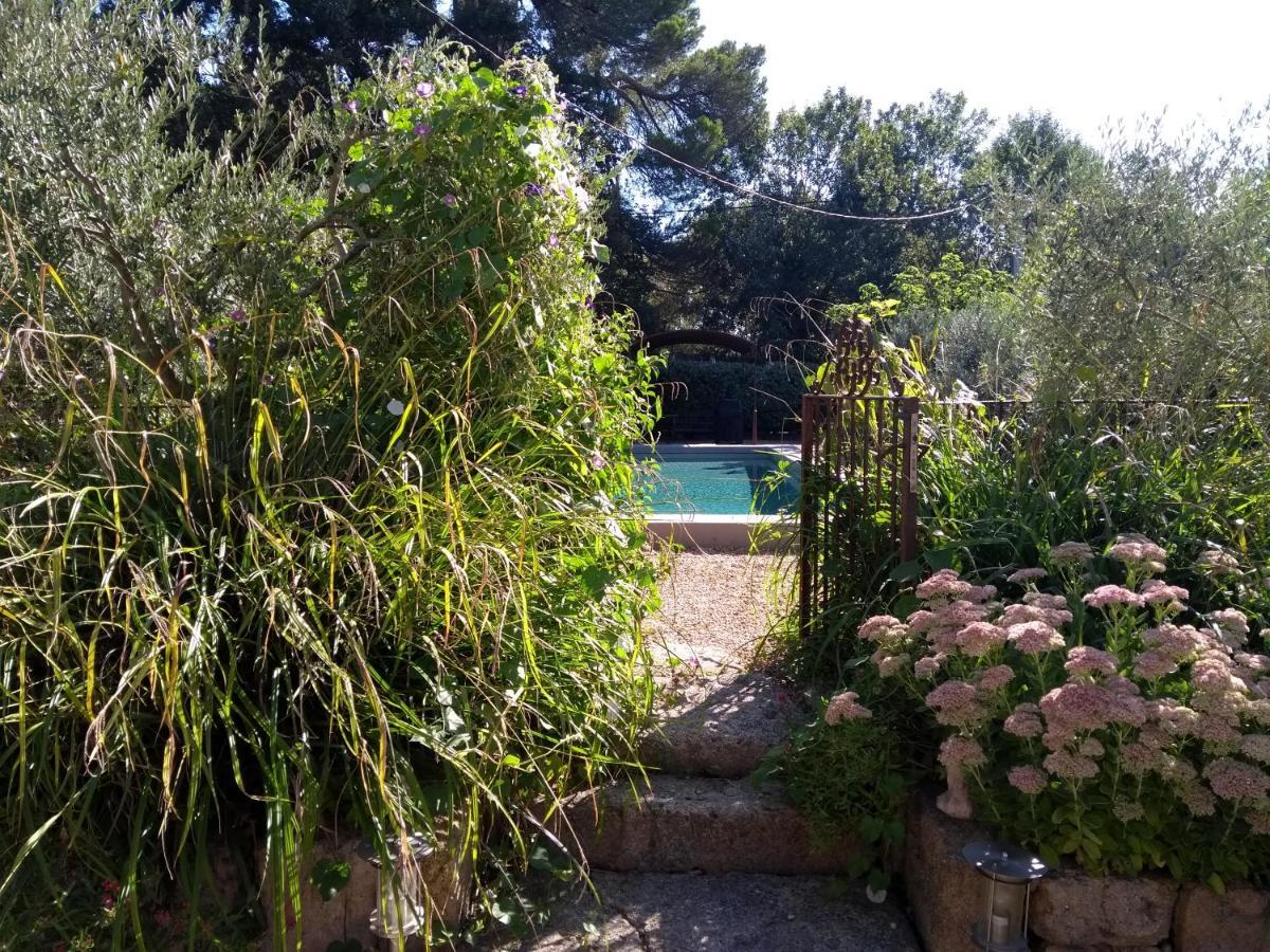 Bed and Breakfast Mas De Camejean Lambesc Esterno foto